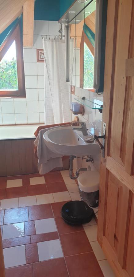 Majiga Istaba Ar Balkonu Un Vannasistaba, Bezmaksas Velo Noma Iecava Esterno foto